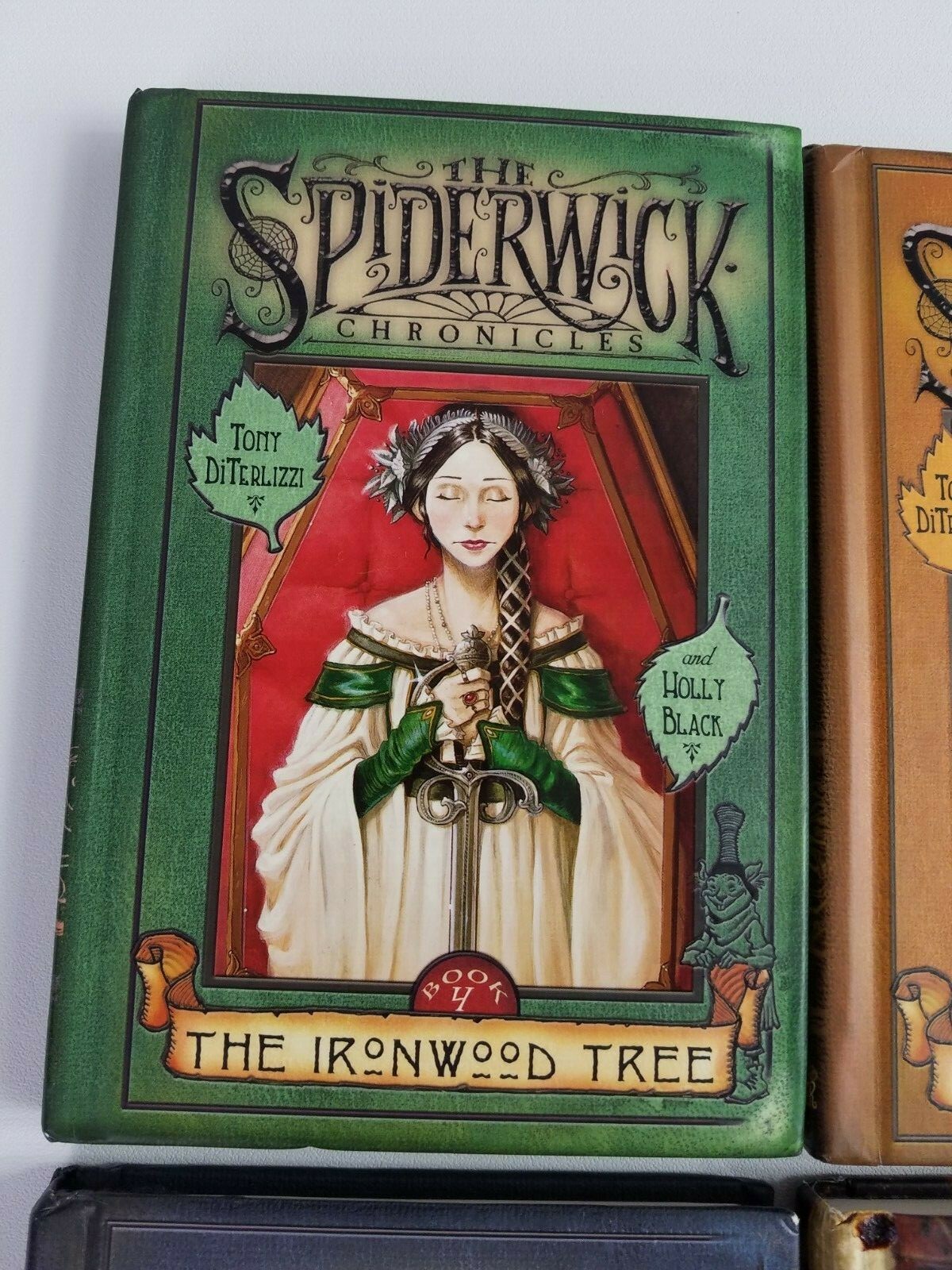 Lot o 4 Assorted Spiderwick Chronicles Books 1, 3, 4, & 4 of Beyond (Hard Cover)
