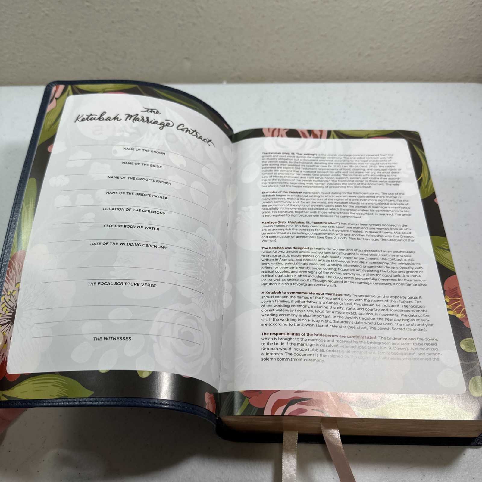 NKJV, The Woman’s Study Bible, Leathersoft, Blue, Red Letter, Full-Color Edi…
