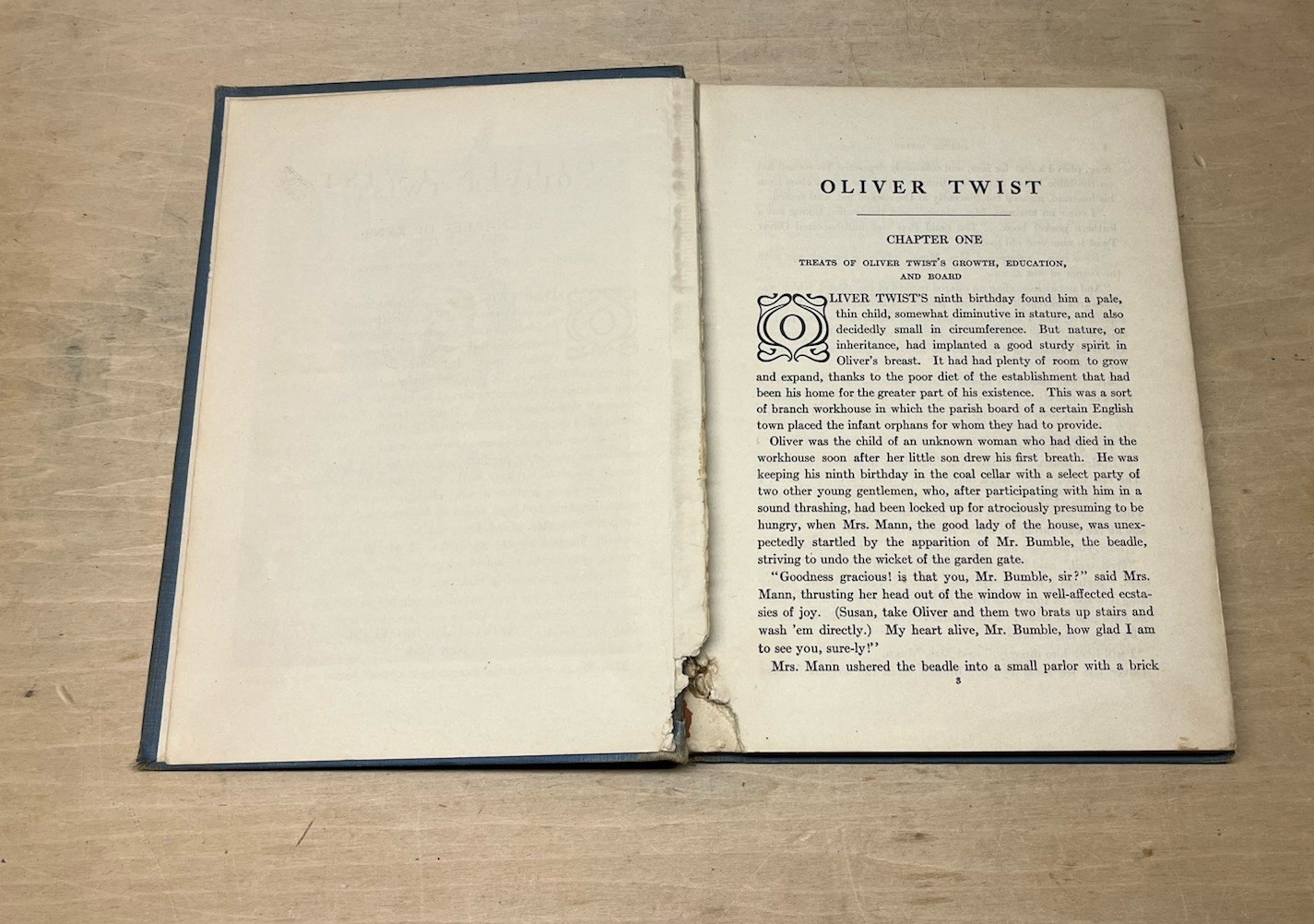 Oliver Twist by Charles Dickens (Young Readers‘ Edition) HC