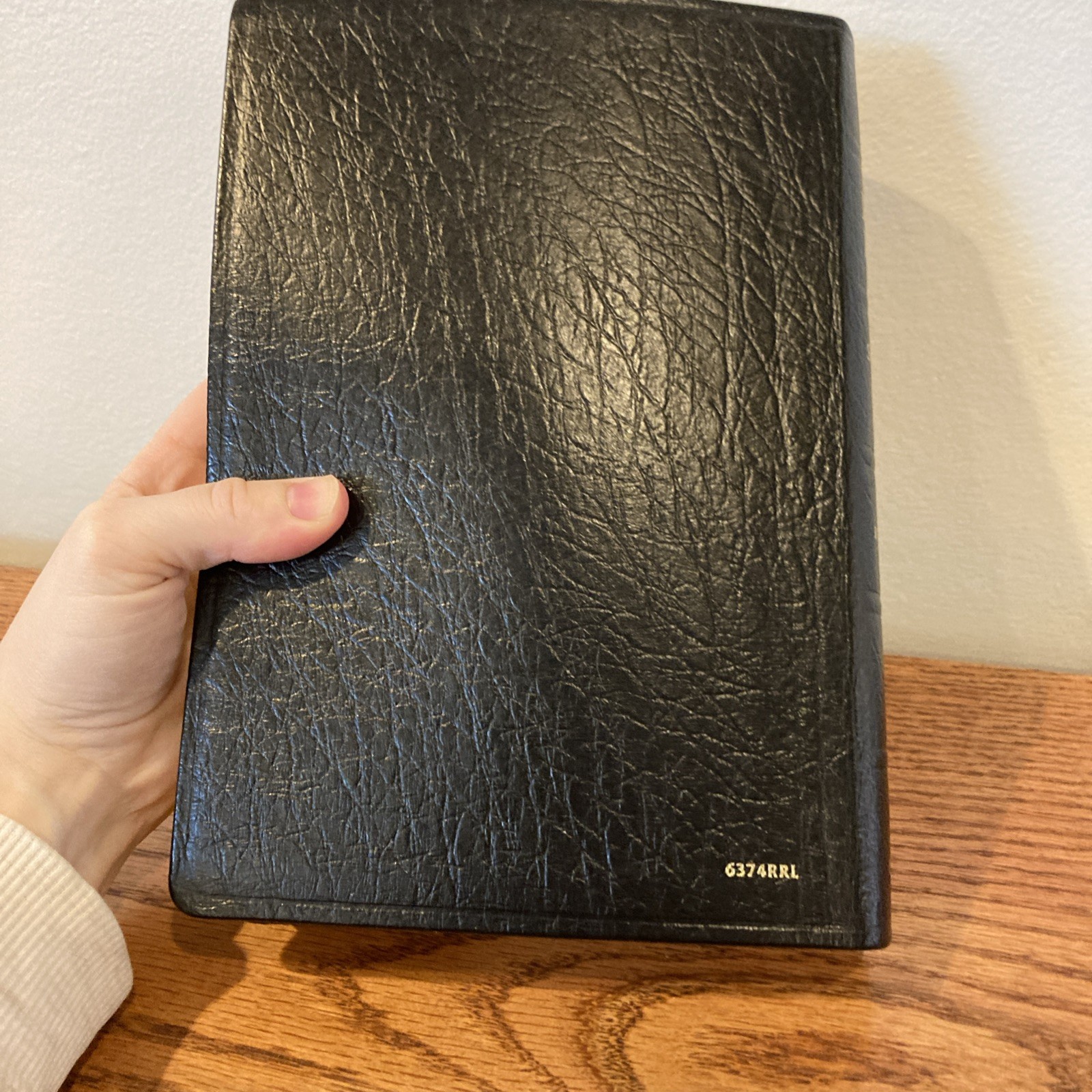 NIV 1984 Scofield Study Bible | Black Genuine Leather | Thumb-Indexed