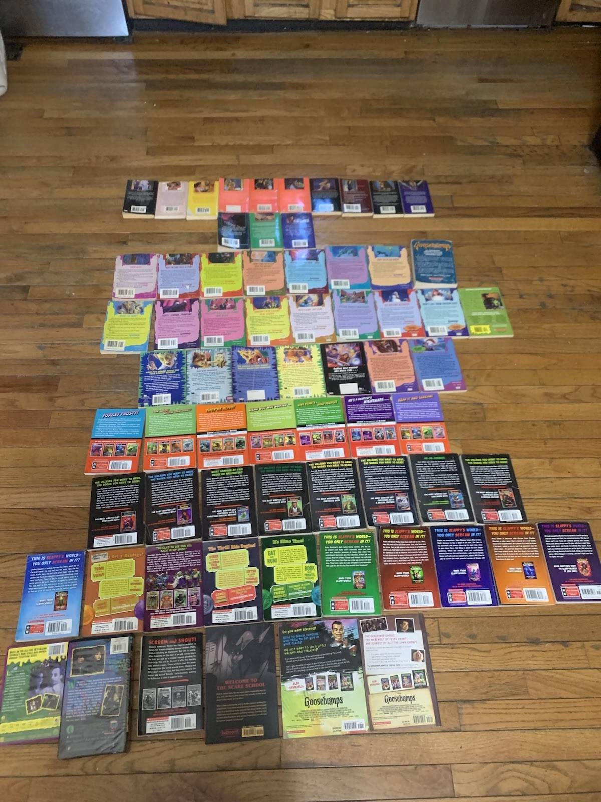 Lot of 68 Goosebumps /R.L Stine Some VTG ’90 Fear Street Most Wanted Horror VHS