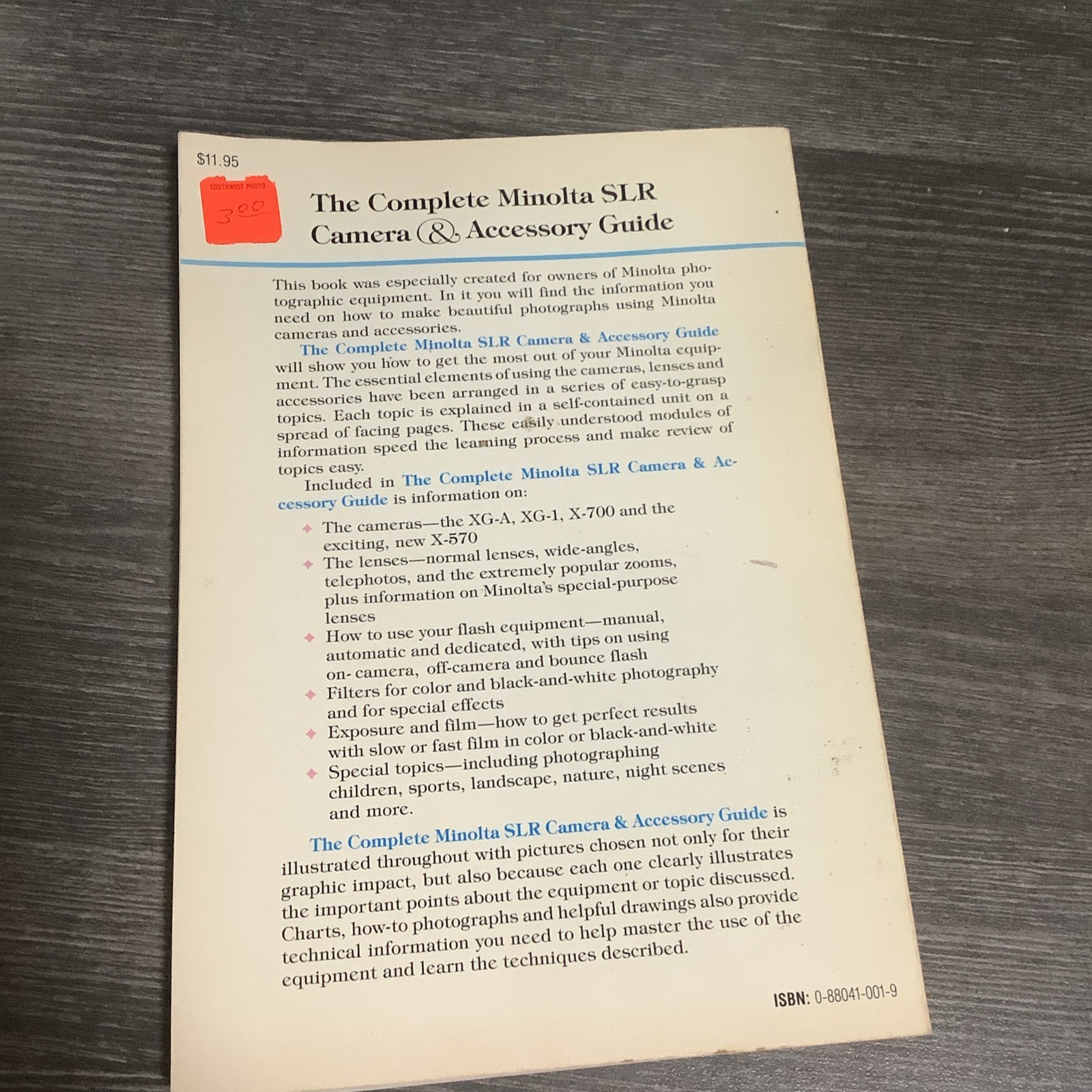 The Complete Minolta SLR Camera And Accessory Guide – Paperback – 168 Pages