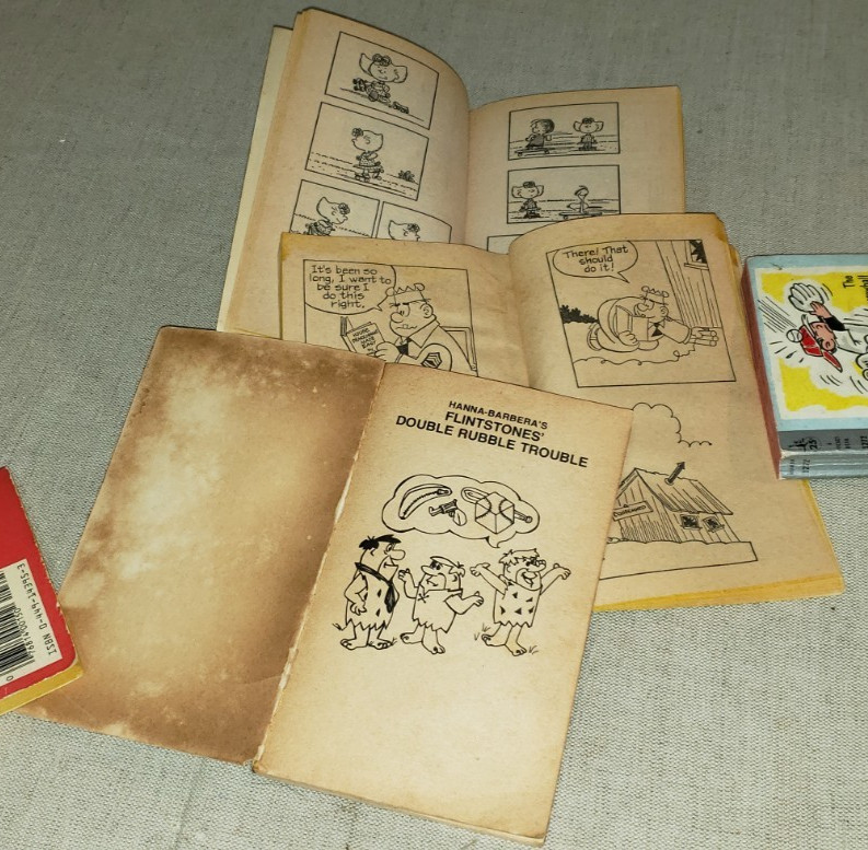 6 VINTAGE PAPERBACK BOOKS SEE DESCRIPTION