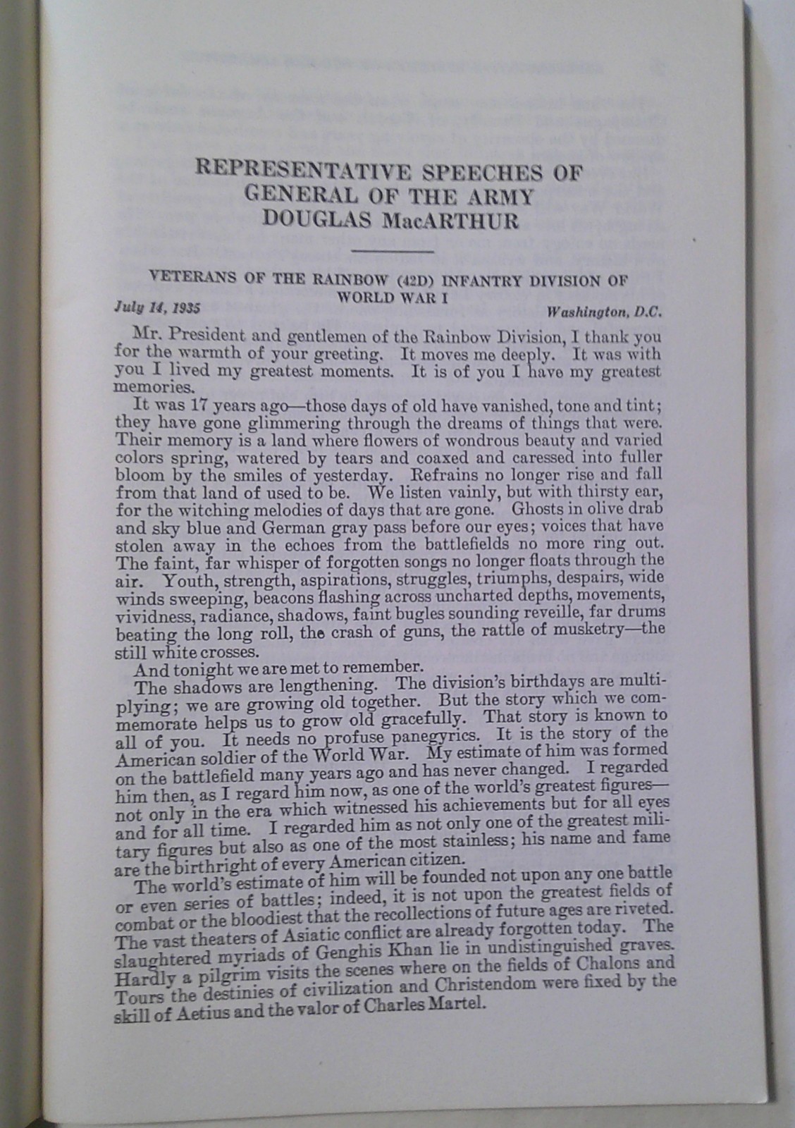 1974 SELECTED SPEECHES DOUGLAS MACARTHUR – Soft Cover Booklet 104 Pages