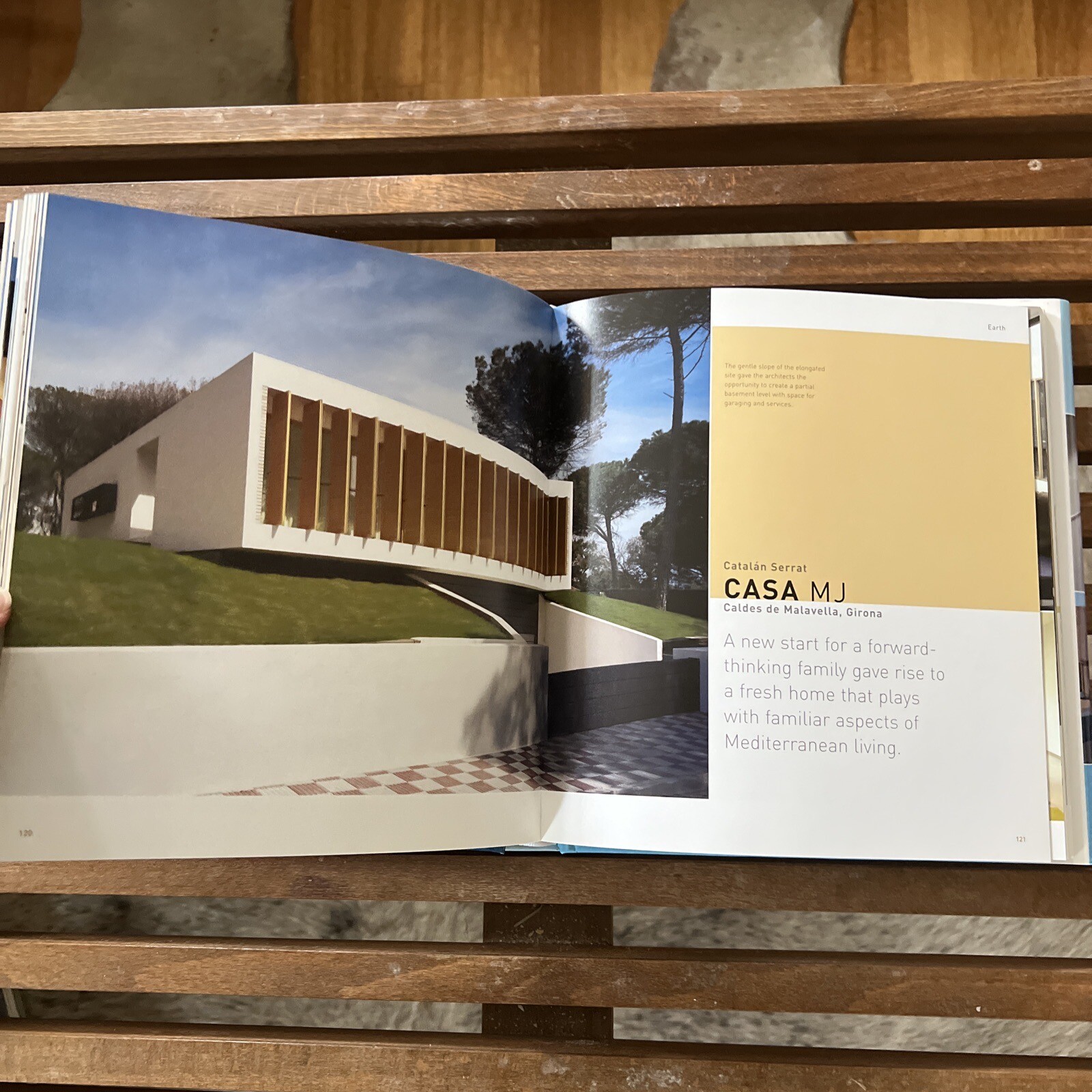 Mediterranean Modern by Dominic Bradbury – Hardcover Architecture Book