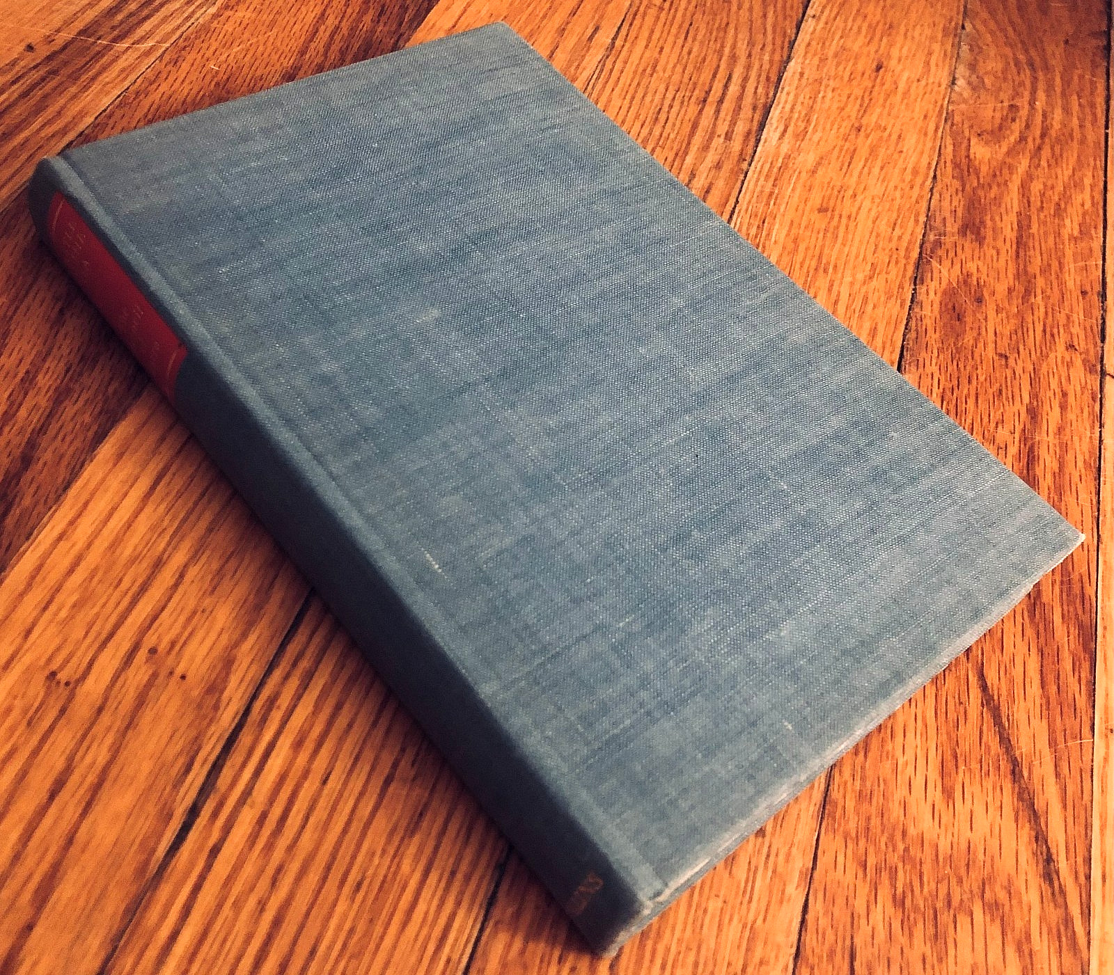 CASTLE IN THE SEA—THE MACNEIL OF BARRA (1964) UK HARDCOVER W/DJ—190 PAGES VGC