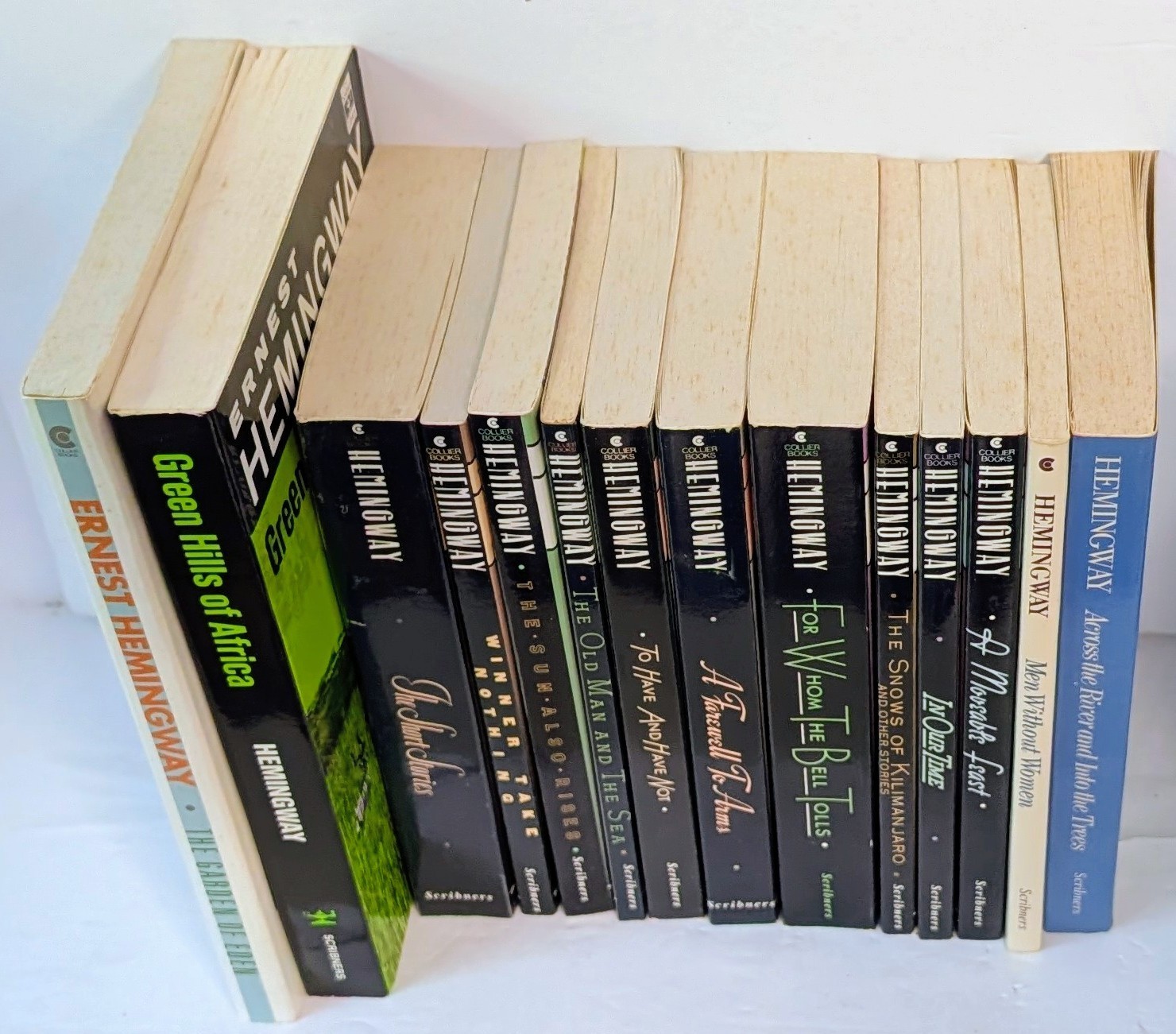 ERNEST HEMINGWAY COLLECTION x14 Book Lot 1980s Scribner Paperbacks & Softcovers