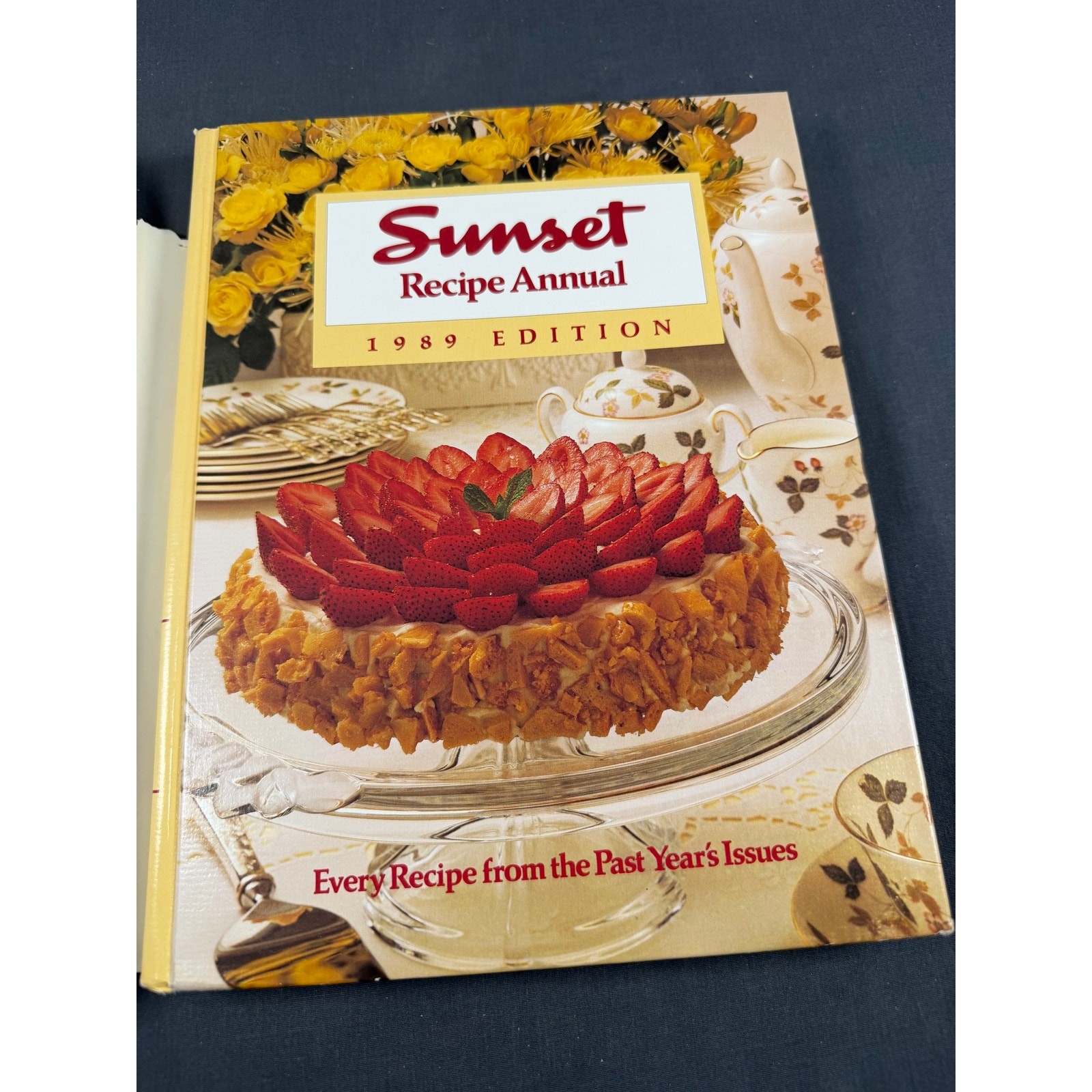 Lot of 6 Miscellaneous 1980s-90s Cookbooks and Magazines