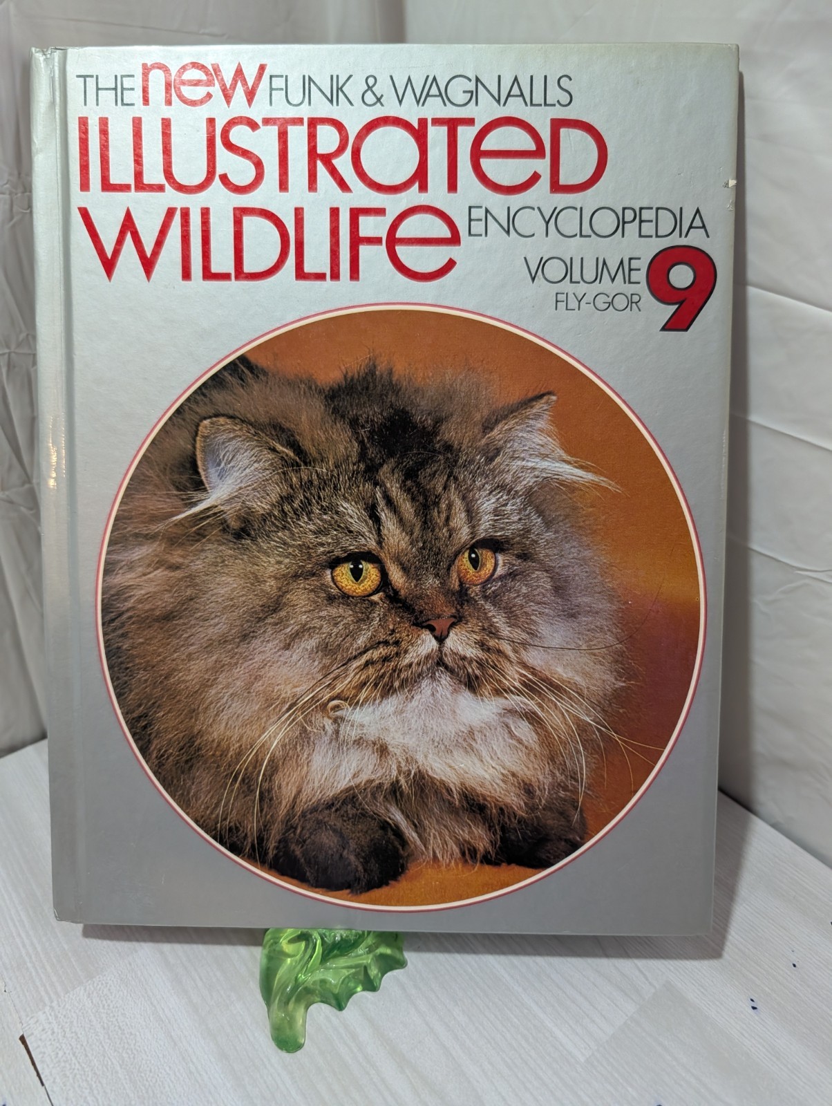 The New Funk and Wagnalls Illustrated Wildlife Encyclopedia Volume 9