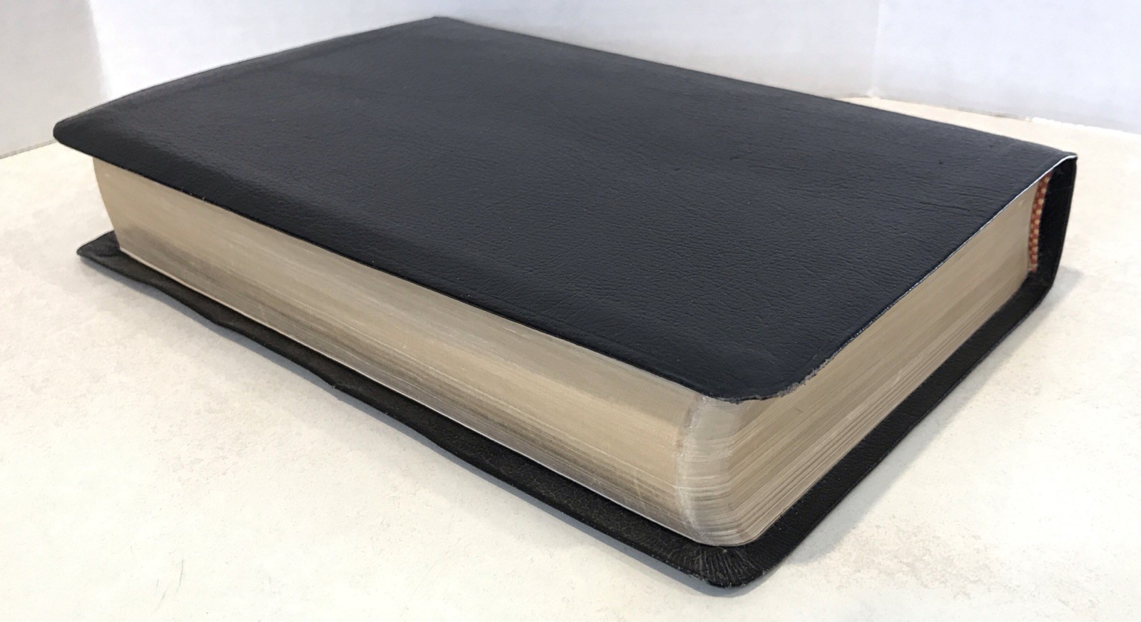 The New OPEN Holy Bible NKJV Reader’s Edition Nelson 1453 Black Bonded Leather