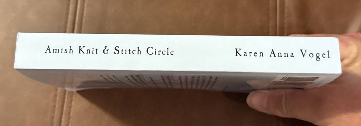 Amish Knit & Stitch Circle: Smicksburg Tales 4 (Volume 4) – GOOD Condition