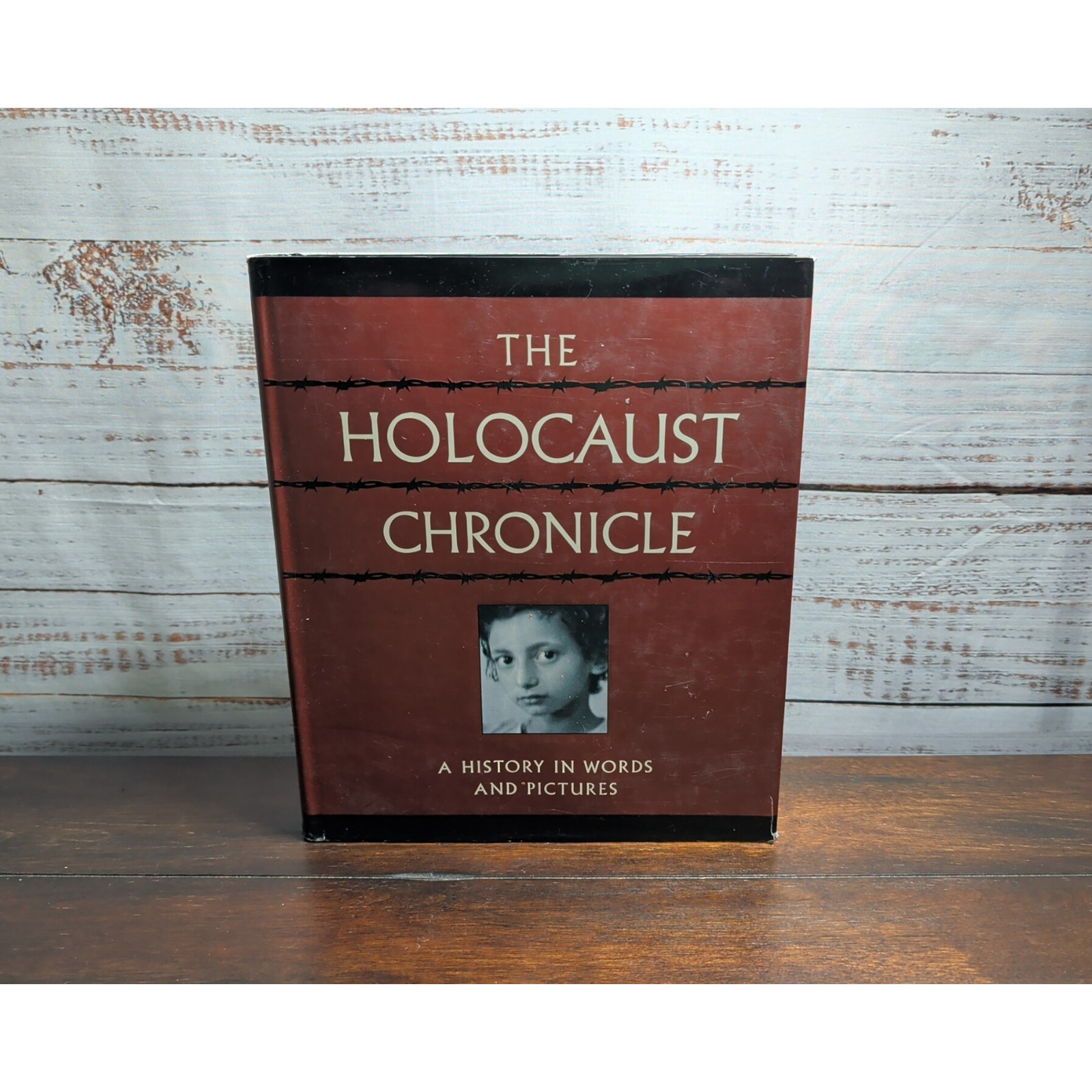 The Holocaust Chronicle : A History In Words And Pictures – 2003 HC ~ VGood Cond