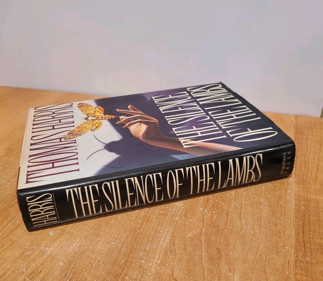THE SILENCE OF THE LAMBS Thomas Harris FIRST EDITION 1988 St. Martin’s Press