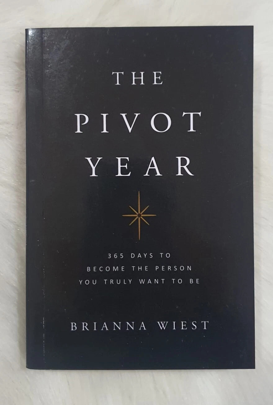 The Pivot Year: 365 Days To Become The Person You Truly Want. Free shipping