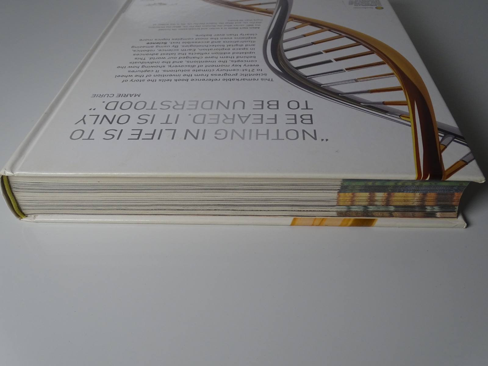 „Science: The Definitive Visual Guide / 512 Pages / Published In 2016