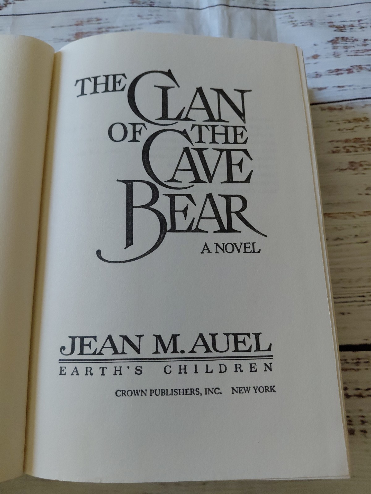 The Clan Of The Cave Bear By Jean M Auel 1980 First Edition Book Club Hardcover