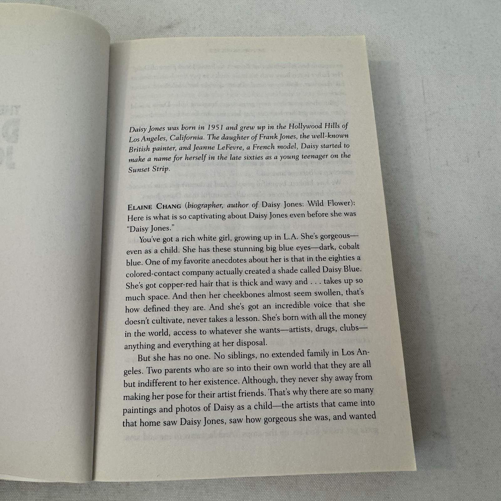 Daisy Jones and the Six: Reese’s Book Club Taylor Jenkins Reid Fast Ship