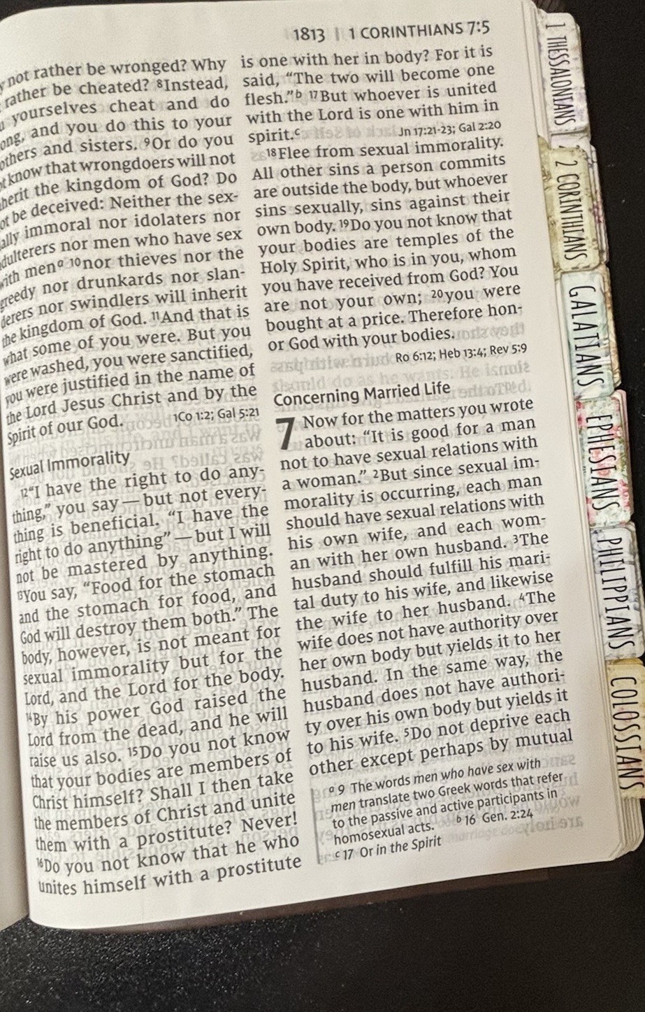 NIV Super Giant Print Reference Bible 2011 Brown Leathersoft 16.5pt Font – EUC