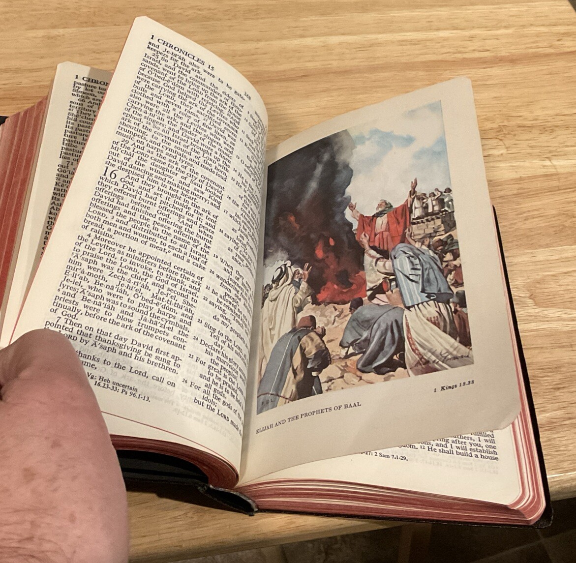 1962 Holy Bible Revised Standard Edition Self Pronouncing Edition