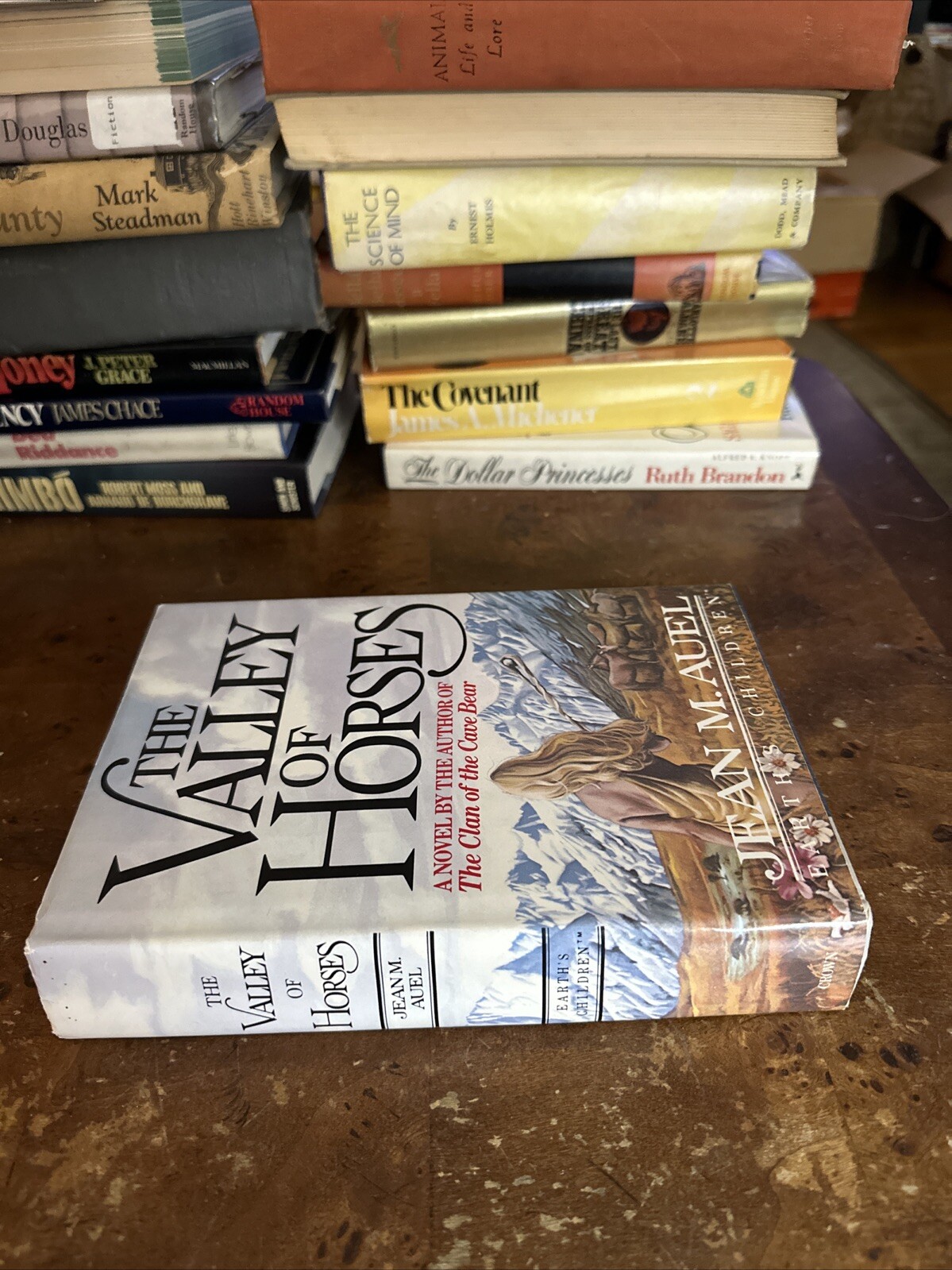 The Valley Of The Horses: Earth’s Children Ser.: by Jean M. Auel 1982 HC *Mint*