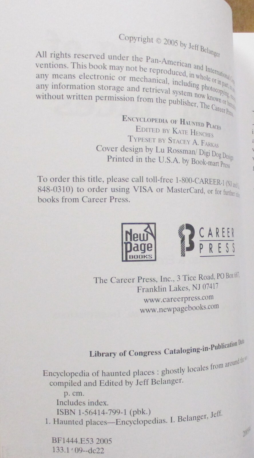 „Encyclopedia of Haunted Places“ Ghostly Locales -Trade Paperback (2005)