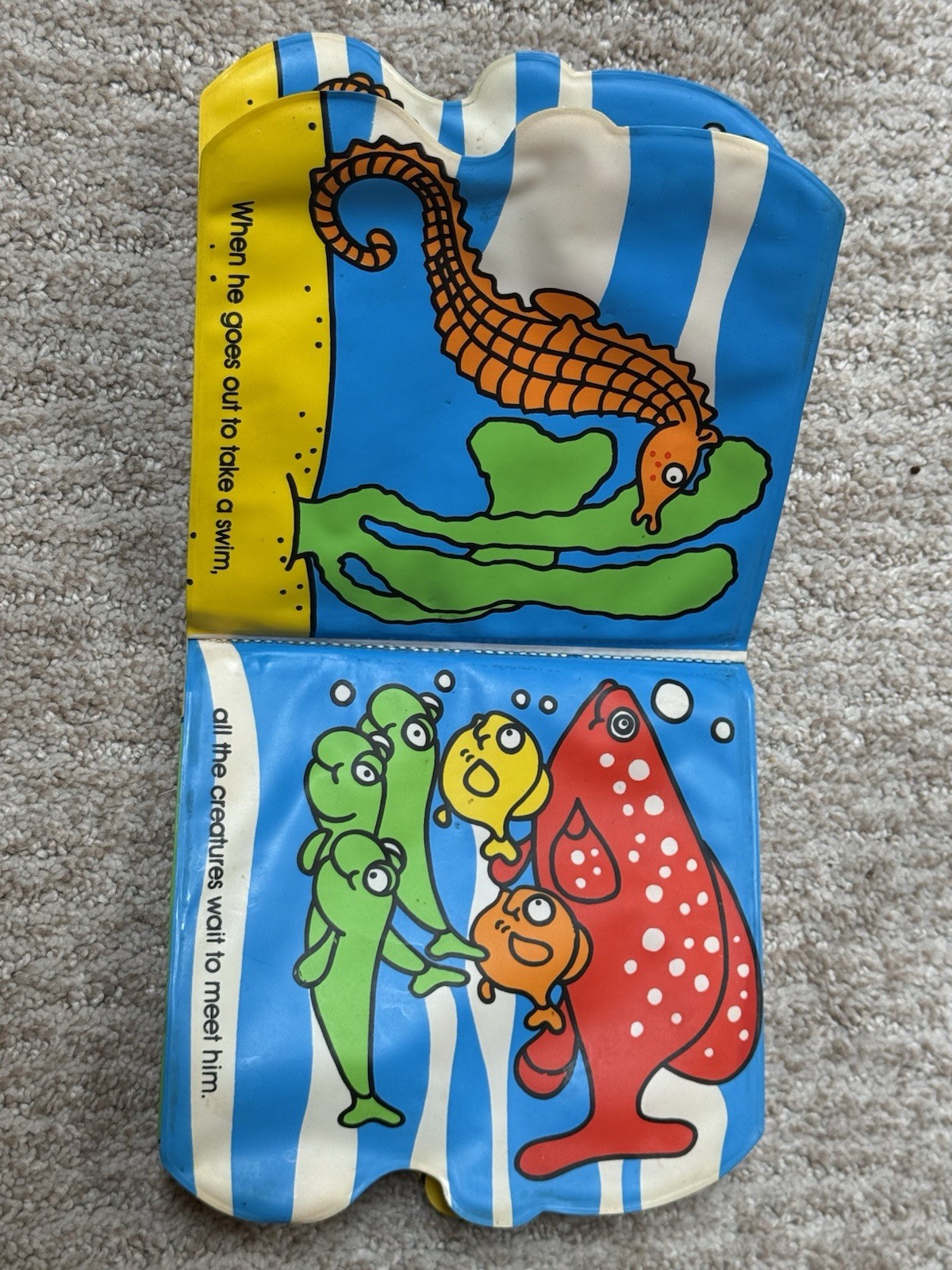Modern Promotions Bubble Book Sidney Seahorse Illustrated Bath Book 1983