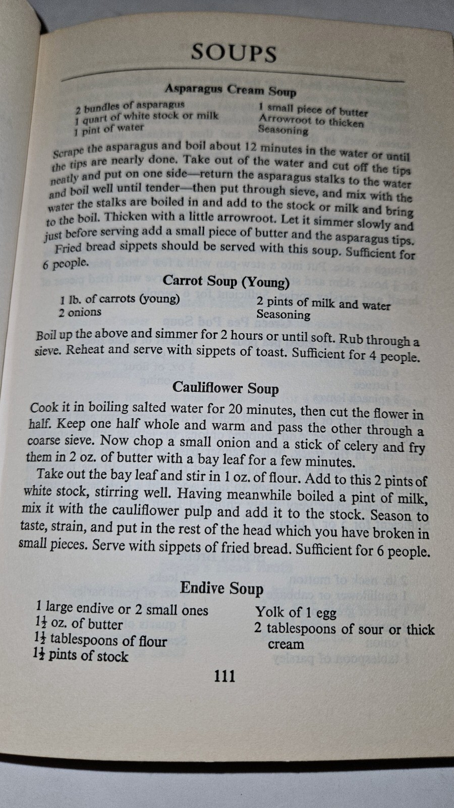 The English Cookery Book, Lucie G. Nicoll, 1963 – Great Condition HC 381 pages