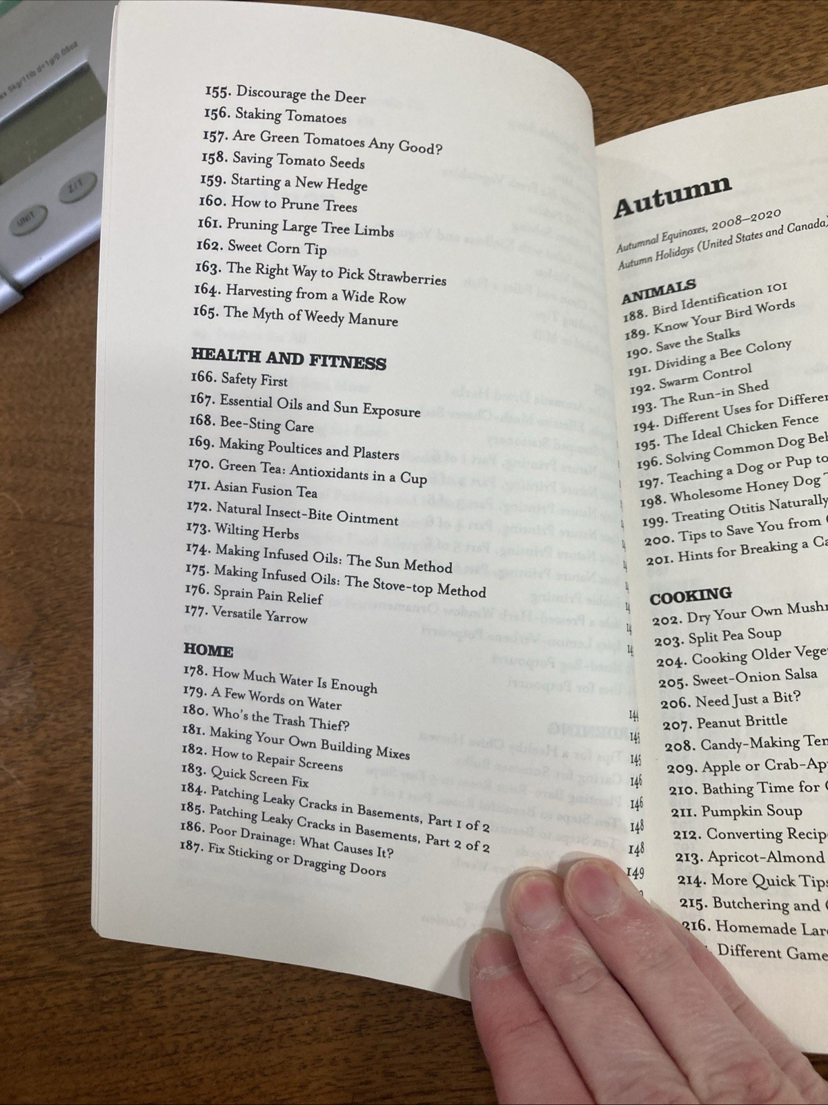 Country Wisdom Almanac : 373 Tips, Crafts, Home Improvements, Recipes… 2008