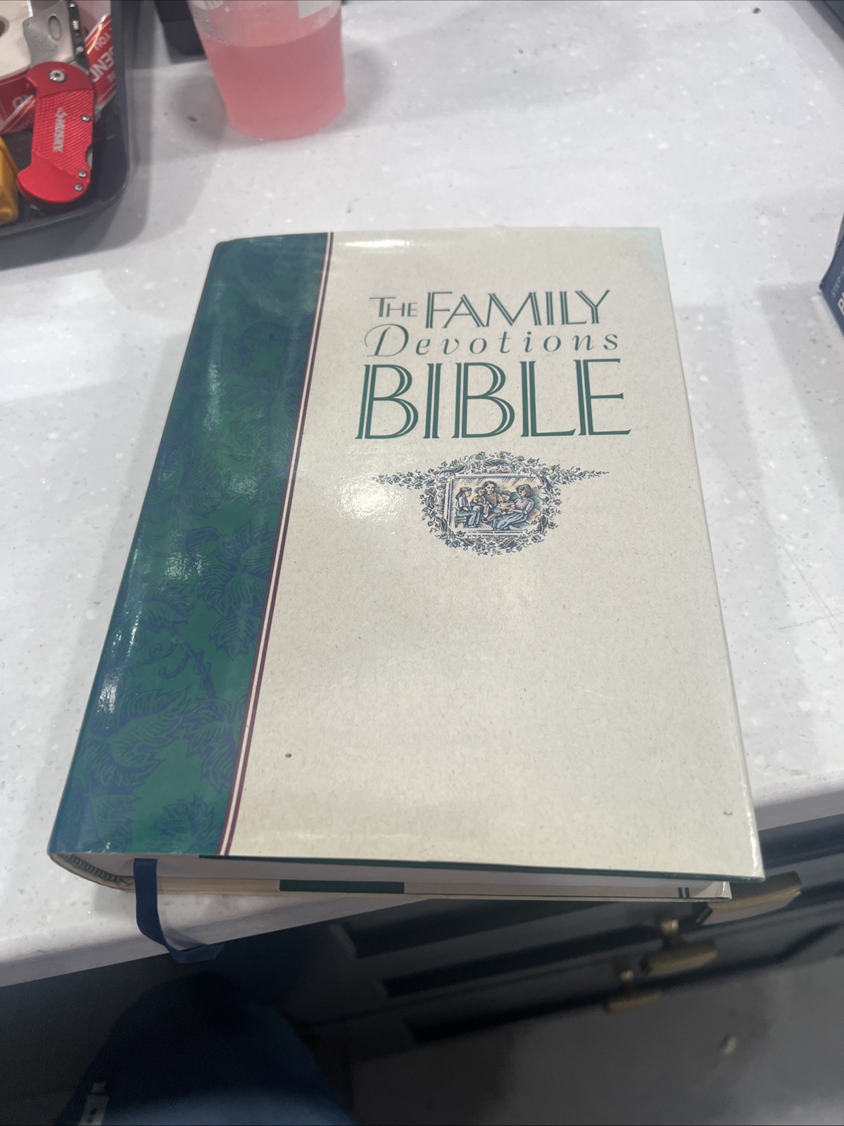 The Family Devotions Bible: The Living Bible by Living Bible