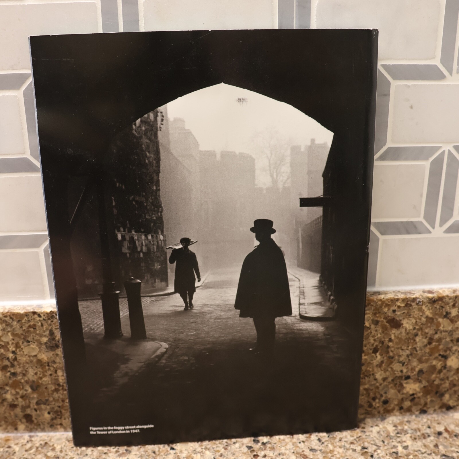 THE WORLD’S MOST HAUNTED PLACES (LIFE Magazine 2023 Reissue of Special Edition)