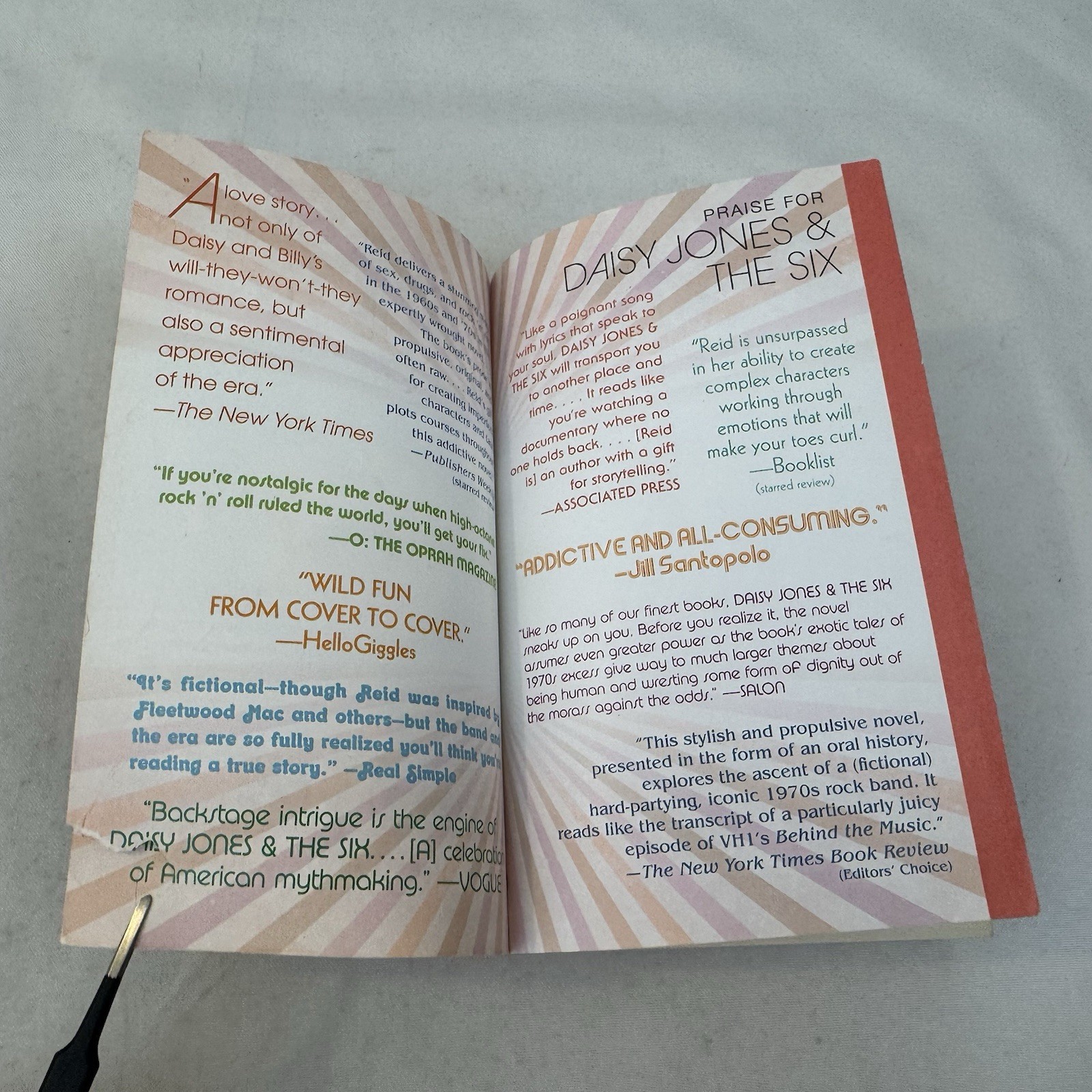 Daisy Jones and the Six: Reese’s Book Club Taylor Jenkins Reid Fast Ship
