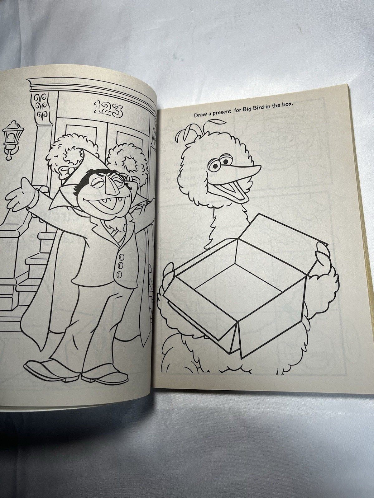 2009 Sesame Street A Flurry of Friends Coloring Activity Book 288 Pages New