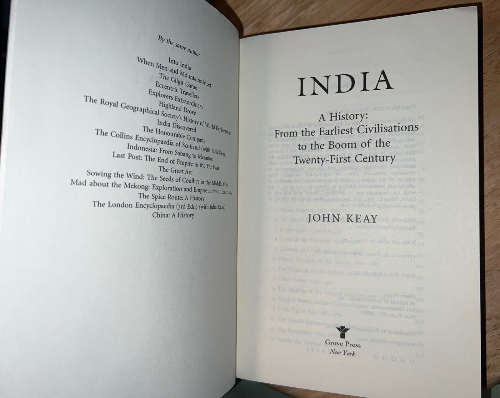 India : A History Revised and Expanded by John Keay (2011, Paperback, Used, B3)