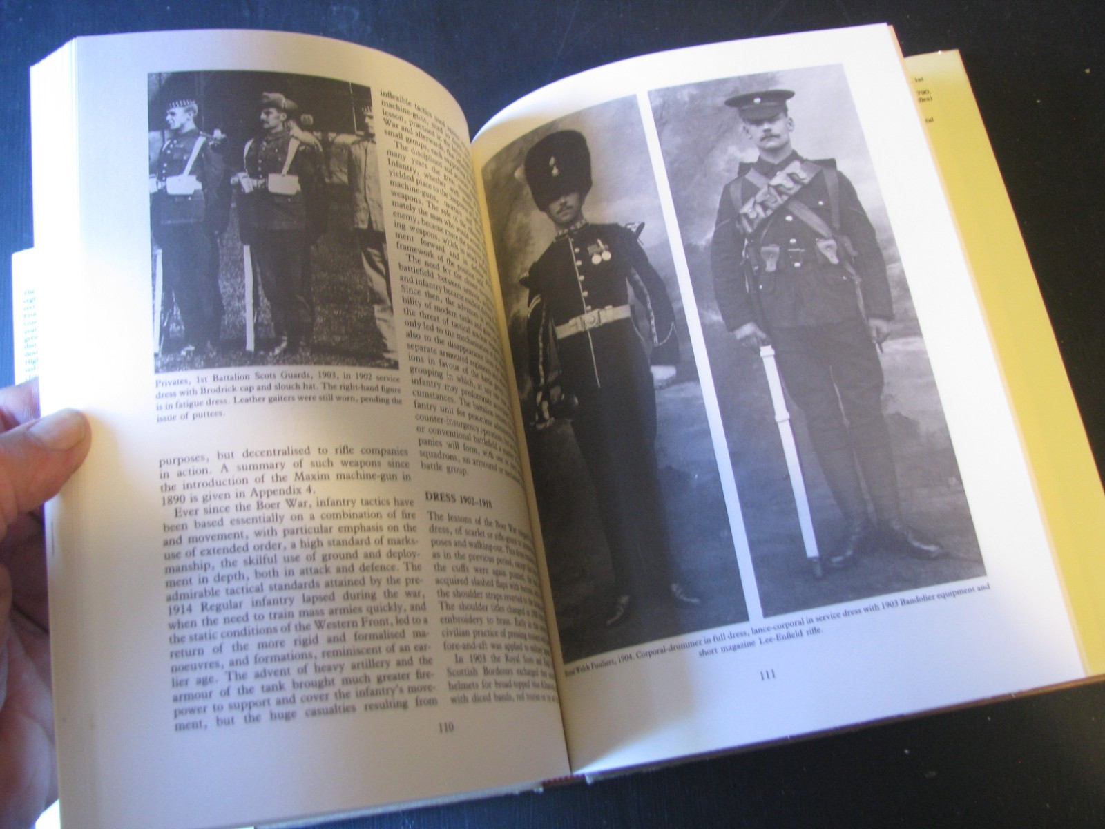 BRITISH INFANTRY UNIFORMS SINCE 1660 M. BARTHROP VG/NN