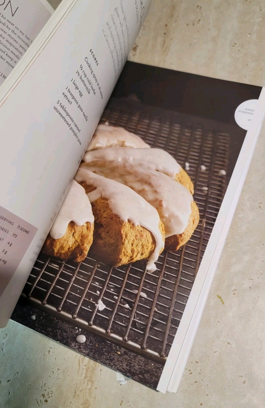 The Skinnytaste Cookbook: – Hardcover, by Homolka Gina; Jones