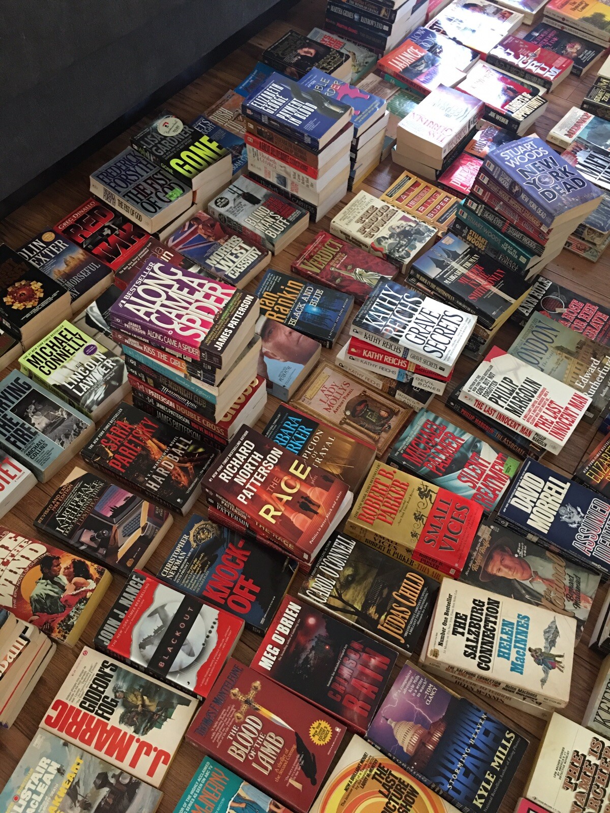 Lot Of 20 Suspense Crime Mystery Thriller Fiction Paperback Books Random Mix Lot