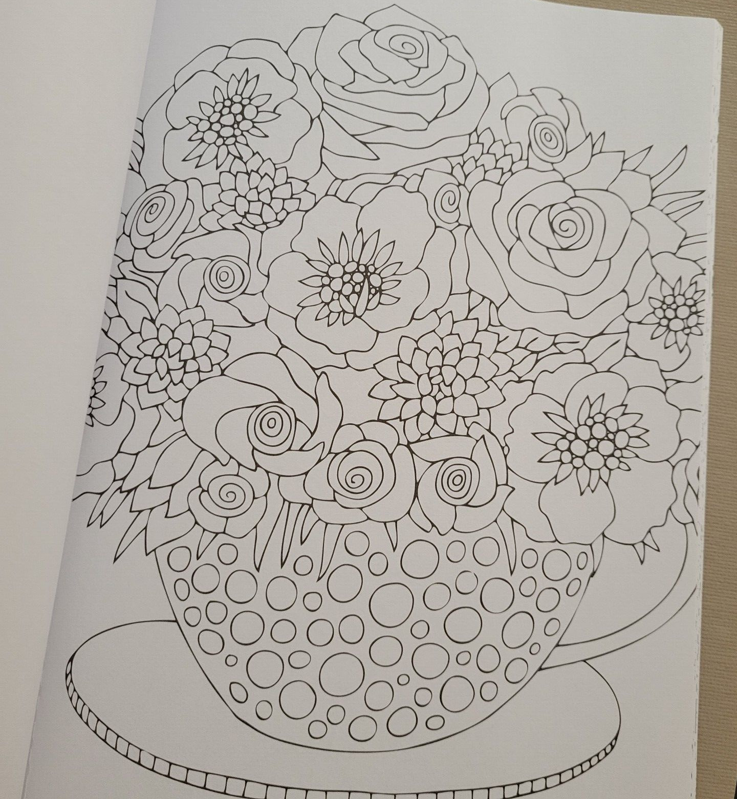 LOVE YOU MOM ADULT COLORING BOOK – 2021 TOPIX MEDIA – 47 FESTIVE COLORING PAGES