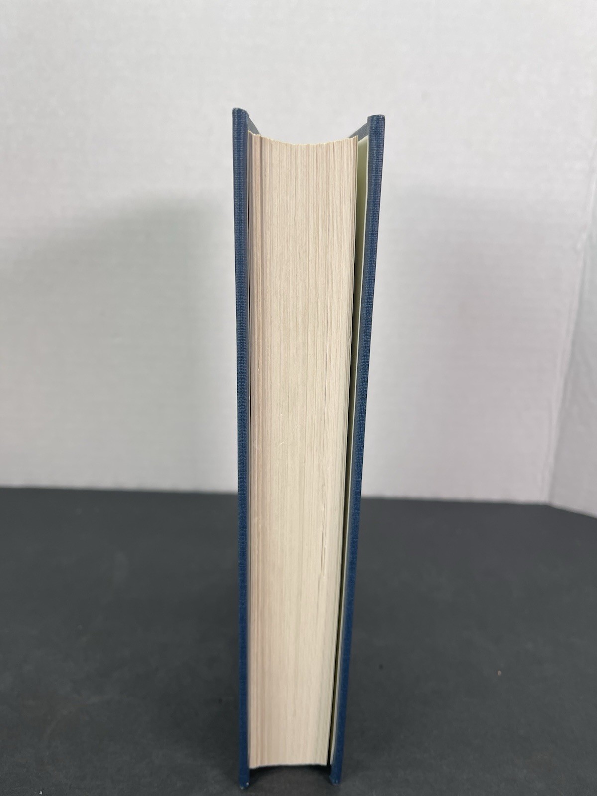 A Farewell to Arms. By Ernest Hemingway – 1998 – Hardcover, Dust Jacket