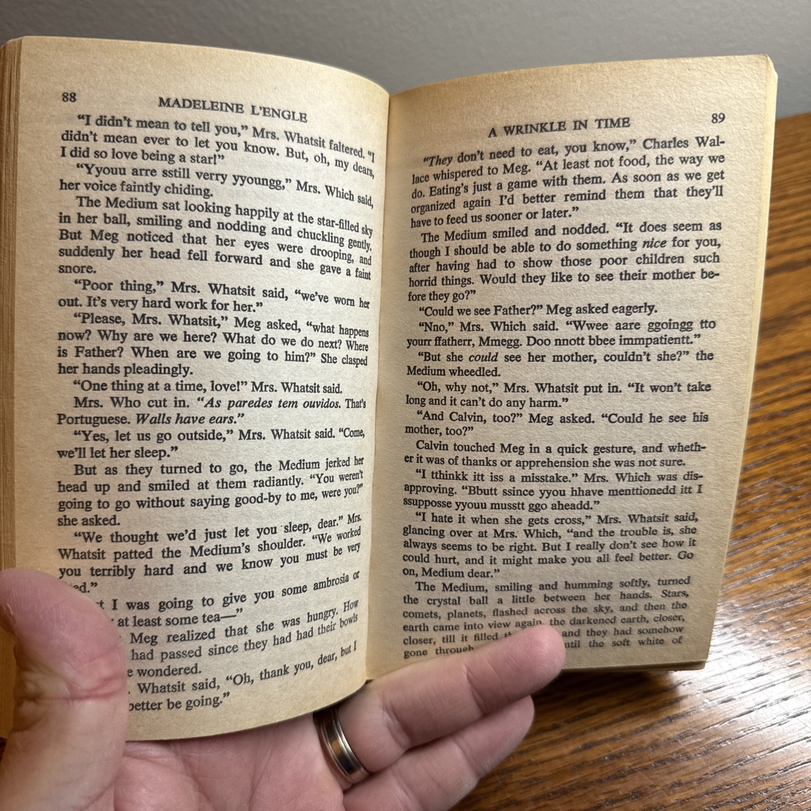 A Wrinkle in Time by Madeleine L’Engle 1976 PB Dell Laurel Leaf STRANGER THINGS