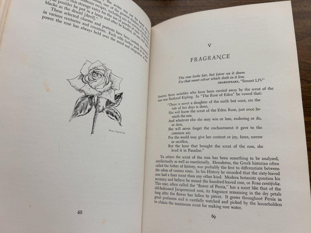Pageant of the Rose book Jean Gordon vintage 1961 hardcover dustjacket 232 pages