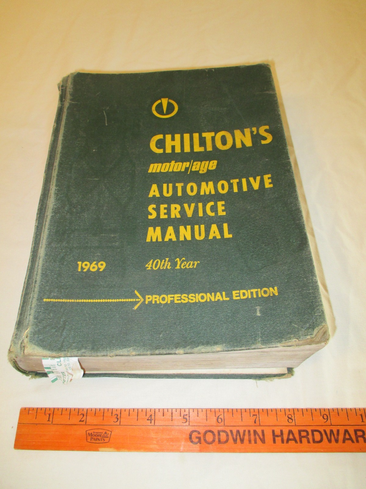 Vintage Chilton 1969 Motor Age Auto Repair Manual Hard Cover. Pro. Edition