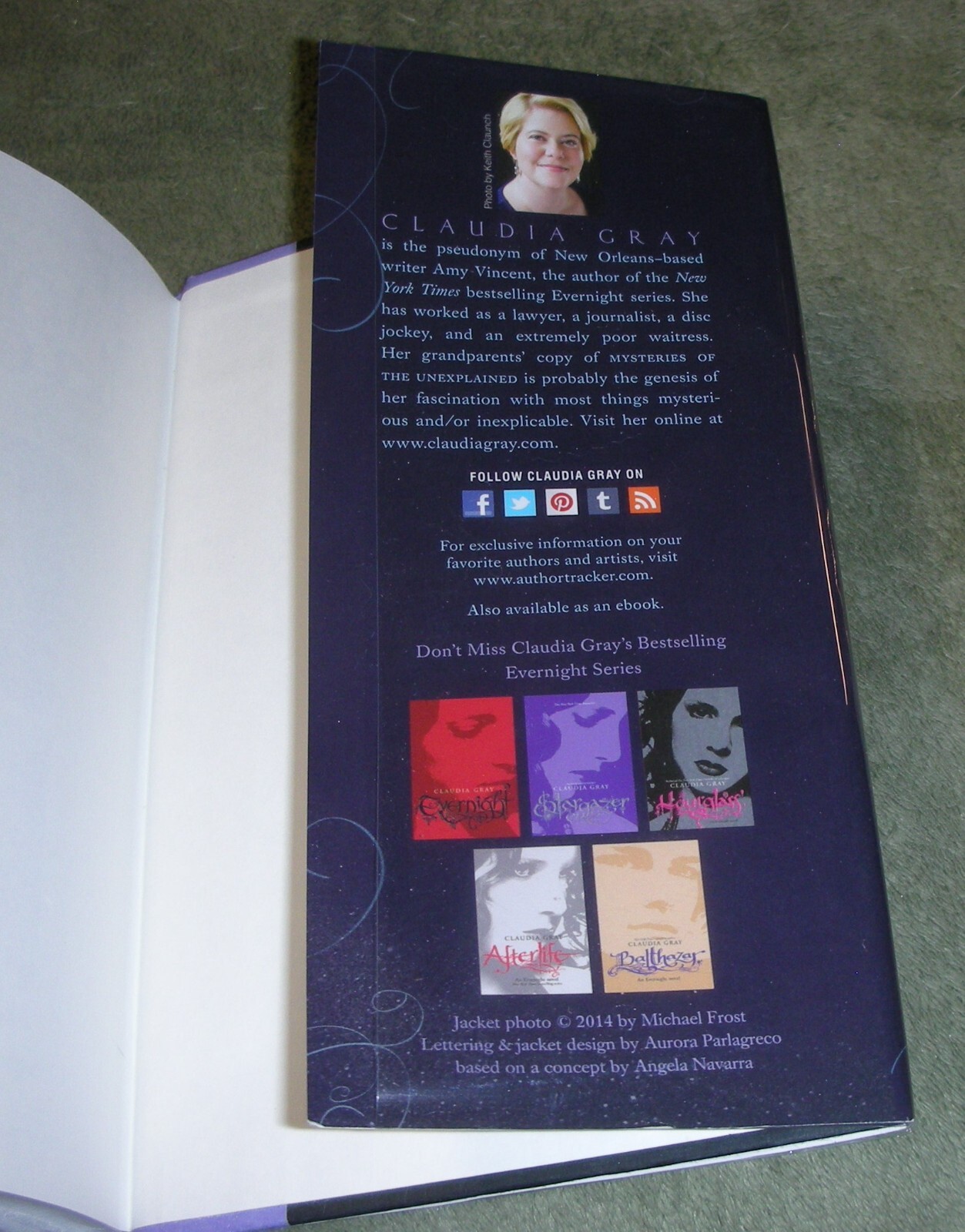 SIGNED ~ STEADFAST by Claudia Gray 2014 HC/DJ ~ 1st Edition 1st Print + Cover