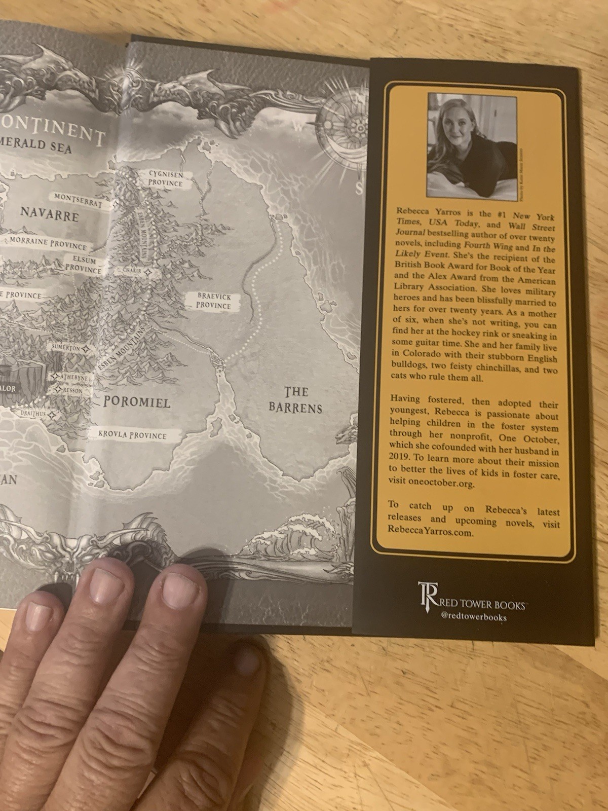 Fourth Wing & Onyx Storm Sprayed Edges Rebecca Yarros