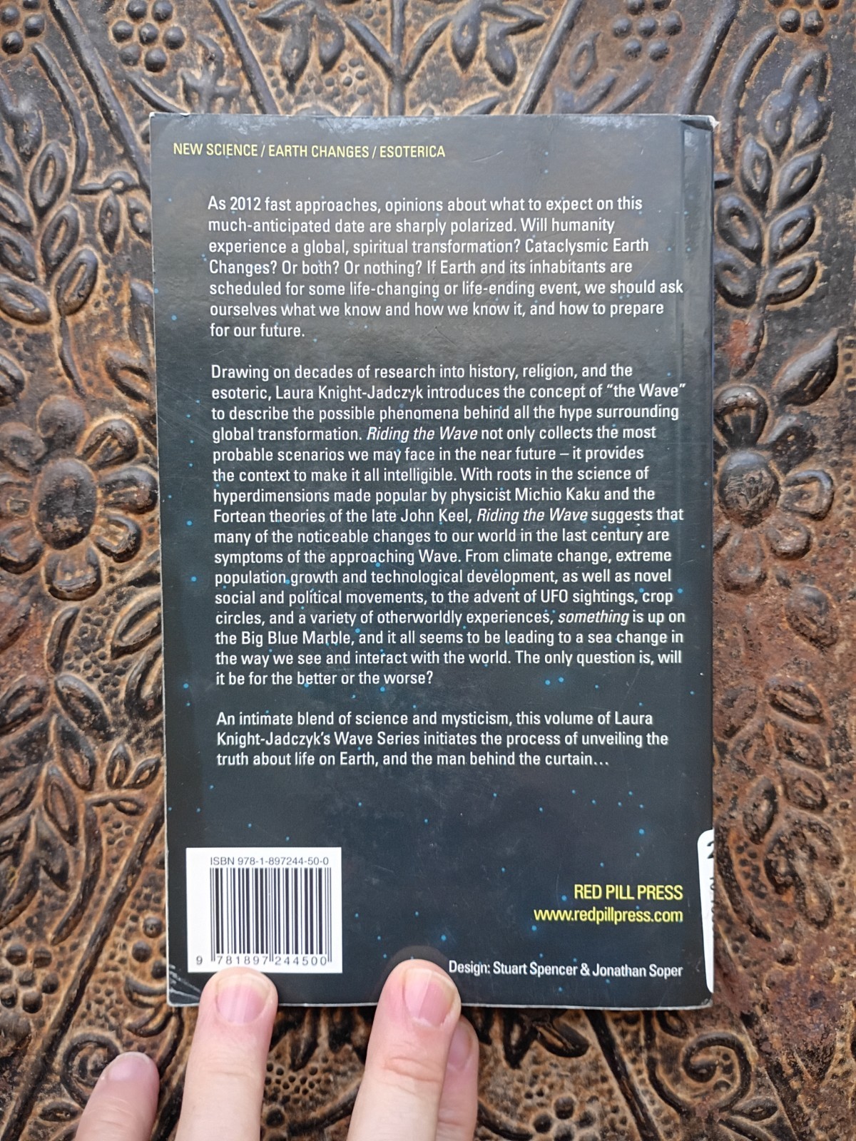 RIDING THE WAVE: THE TRUTH AND LIES ABOUT 2012 AND GLOBAL By Laura Knight