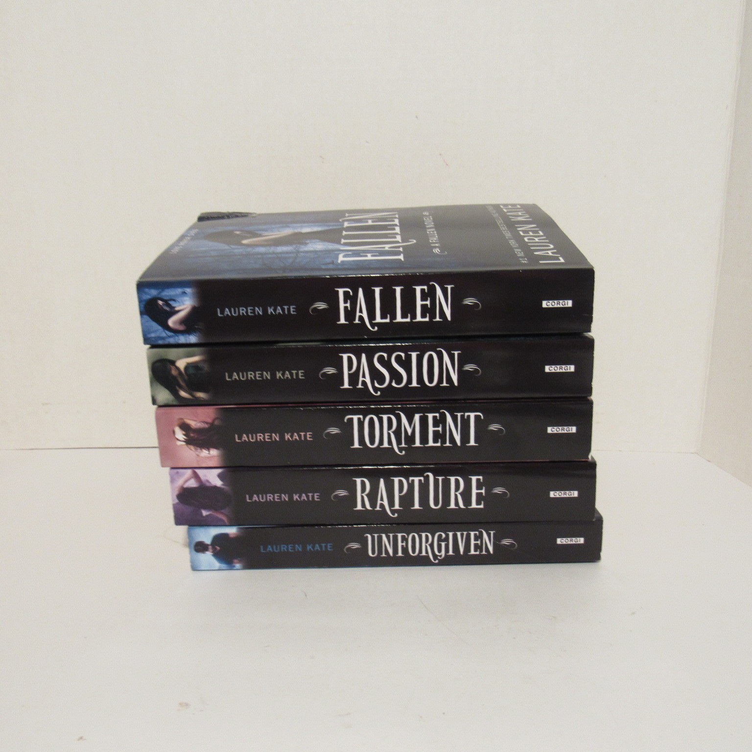 Lauren Kate Lot of 5 (Paperbacks – 2010s) THE FALLEN SERIES (Vol. 1, 2, 3, 4, 6)