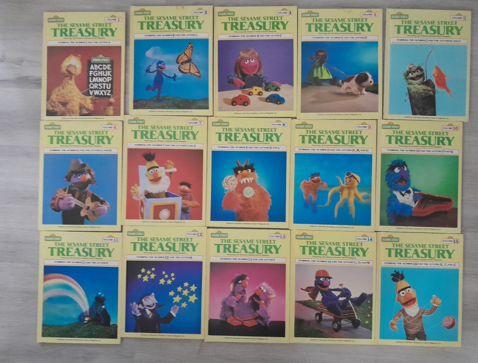 1983 „The Sesame Street Treasury“ 15 Volume Complete Set
