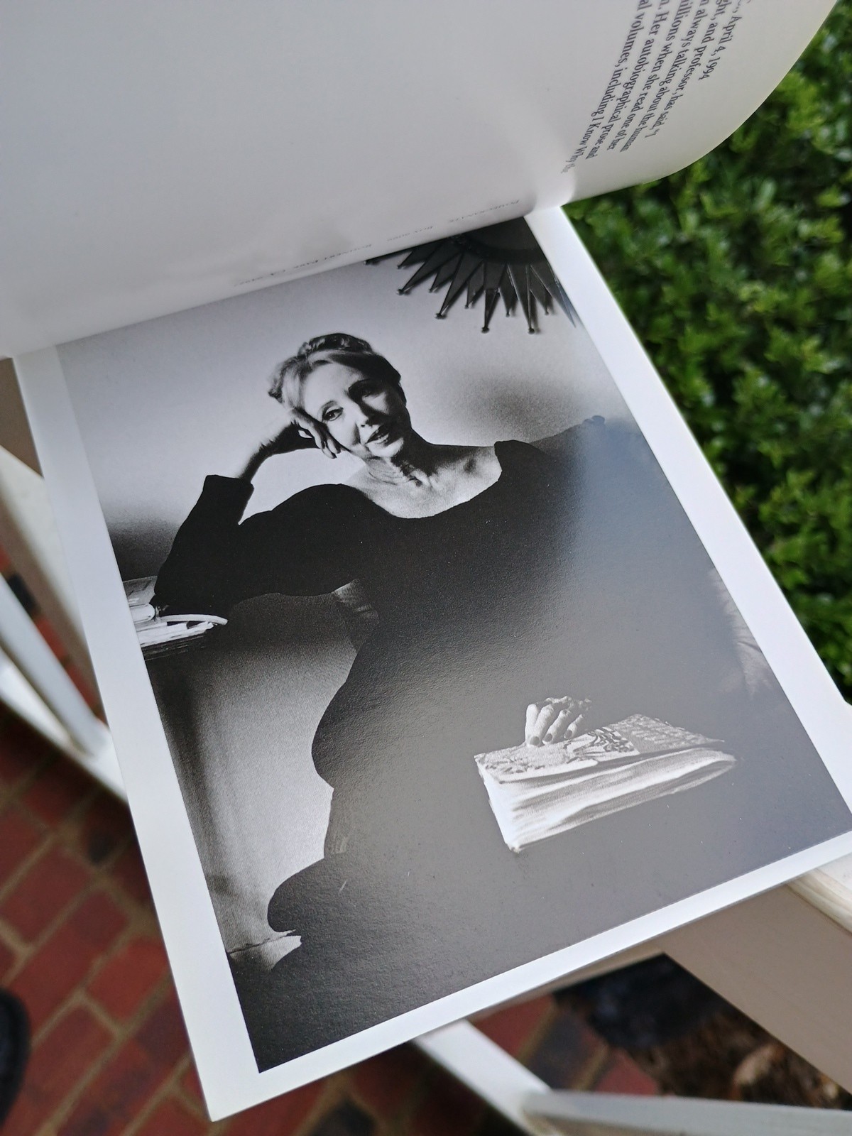 WOMEN WRITERS: A Book of Postcards. (30 x. Photographs b Jill Krementz). NEW