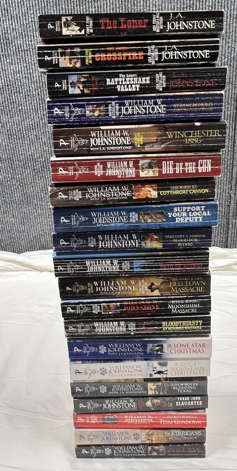 William W. Johnstone Western Paperback Books Multiple Titles Reading Lot Of 20