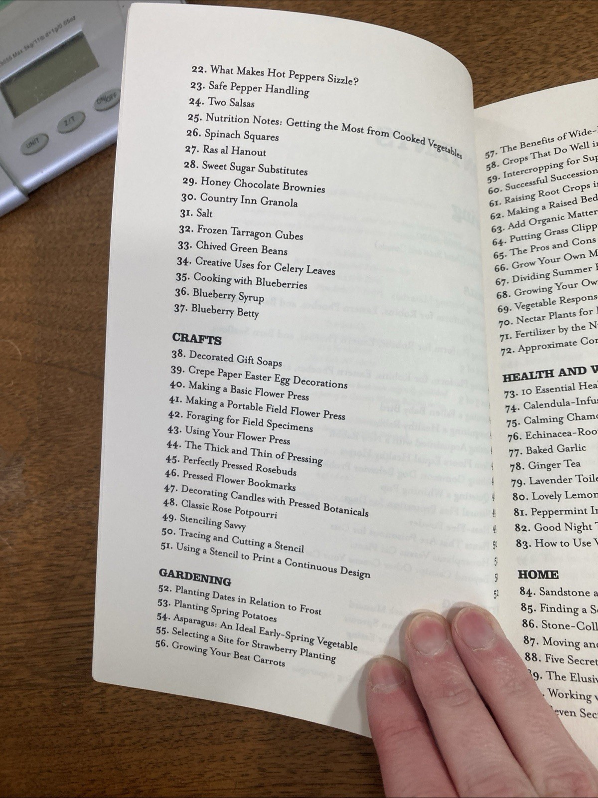 Country Wisdom Almanac : 373 Tips, Crafts, Home Improvements, Recipes… 2008