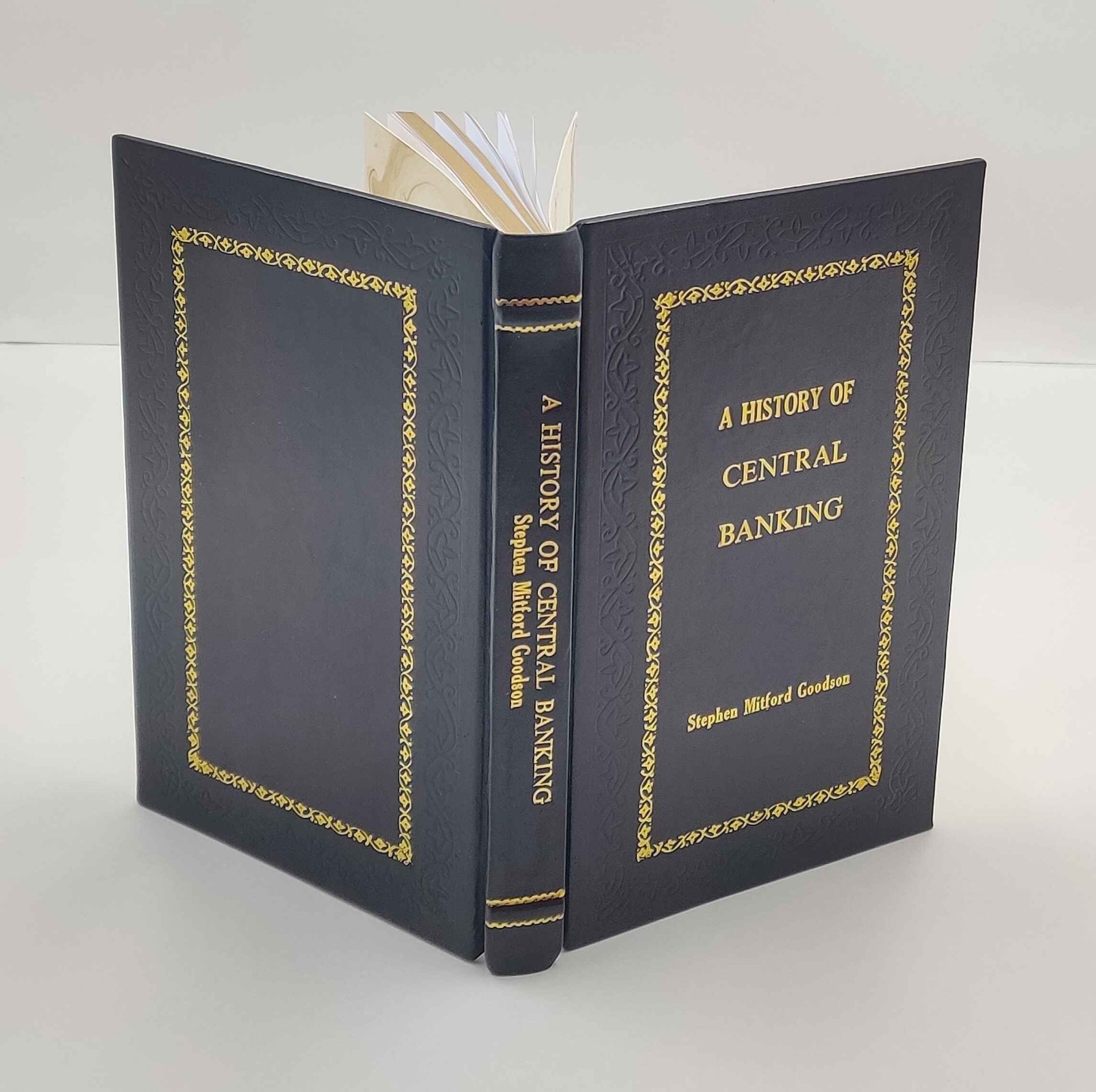 A History Of Central Banking And The Enslavement Of Mank [Premium Leather Bound]